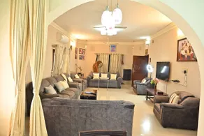 The Peters Charming green villa - Image 4