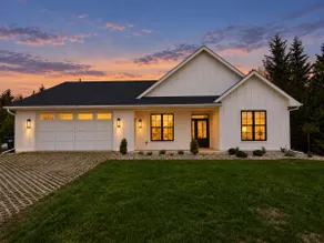 Luxury Meets Location | Near Ephraim & Sister Bay - Image 2