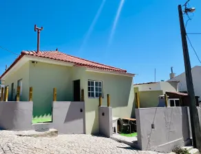 Old Market - Beach House 2 bedrooms, facing the beach - Image 2