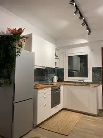 Luminous Studio Apartment - Image 4