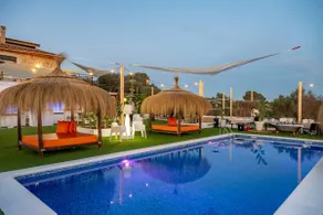 Sunset Boulevard Luxury Villa - Image 2
