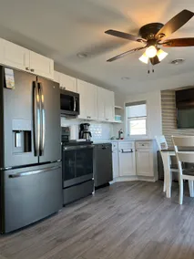 LBI getaway 2BR w/ balcony – Walk to the Beach! - Image 4