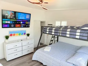 Coastal Luxe Retreat - Image 2