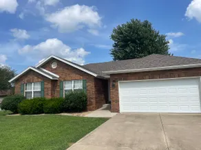 Tree Street Brick House - Image 2