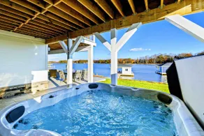 NEW 7BR Lakefront Lake Anna, Boat Dock, Deck Views - Image 4