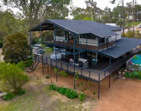 Luxury House, Tranquil & Spacious - Image 2