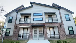 A-Owasso Downtown Apartment - Image 2