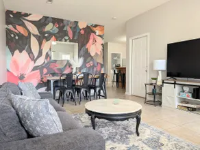Peaceful 3 BR/2.5 bath*5 min to base*pool* - Image 2