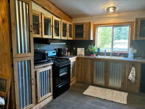 Beautiful remodeled bunkhouse 3 bedroom 1 bath - Image 5