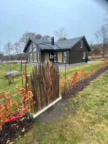 Cottage by the lake, with the coastal path on the outside of the door. - Image 4