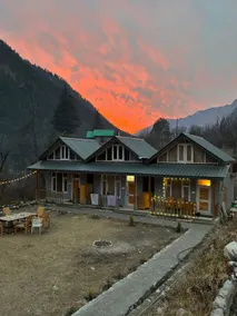 Jumboz cabin - Image 4