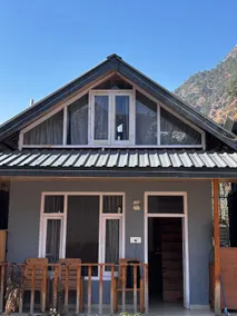 Jumboz cabin - Image 3