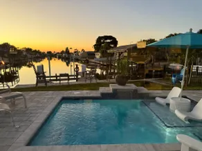 Luxury Escape w/Heated Pool & Spa - Image 4