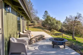 Yosemite retreat, bbq, deck, 7 acres, privacy! - Image 5