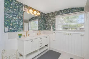 Spacious Home in Historic DeFuniak- 35 min to 30A! - Image 2
