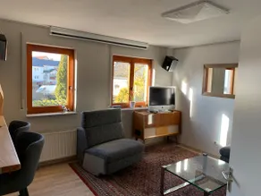 Little house with courtyard - Image 3