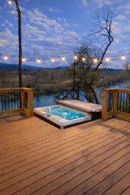Partin Riverfront Cabin•HotTub•Pool Table •Karaoke - Image 2