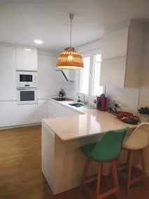 Charming and cozy apartment with complimentary parking - Image 5