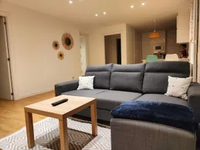 Charming and cozy apartment with complimentary parking - Image 2