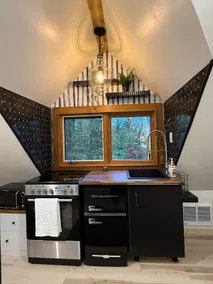 Wells Family Treetop Studio - Image 4