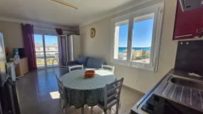 The Miramar Apartment, facing the beach, air-conditioned - Image 2