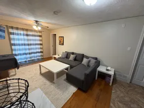 Cozy Retreat Near UW & Laurier | Sleeps 4 - Image 3