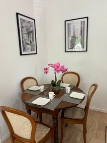 Cozy house with terrace - 5 min from the airport - Image 4