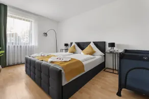 KMS Homes - Garden - NETFLIX - Modern - Image 4