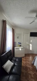 Affordable guesthouse w/privacy. - Image 3