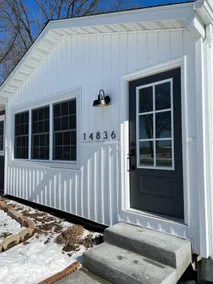NEW Cozy Modern Farmhouse| Prime Lakeview Location - Image 3