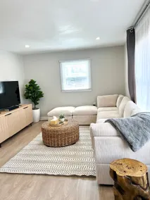 NEW Cozy Modern Farmhouse| Prime Lakeview Location - Image 2