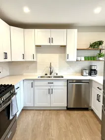 NEW Cozy Modern Farmhouse| Prime Lakeview Location - Image 4