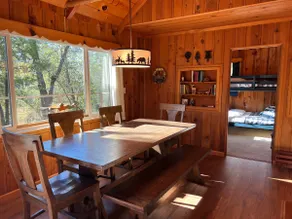 Spacious, Classic TH cabin, Lake access, AC - Image 4