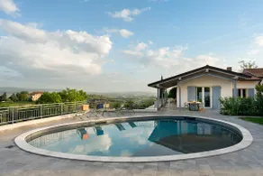 Elegant Tuscan villa - Image 4