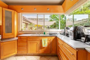Beautiful residence, close to event gardens. - Image 3