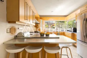 Beautiful residence, close to event gardens. - Image 2