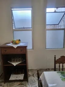 Apt, garage, great location - Image 3