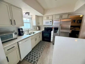 Modern 1BR Guesthouse - Image 5