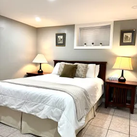 Private 2BR Suite Near Downtown Guelph•FreeParking - Image 4