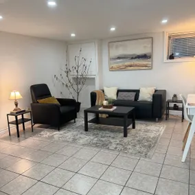 Private 2BR Suite Near Downtown Guelph•FreeParking - Image 2