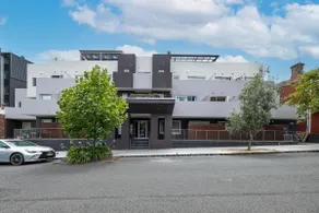 Rooftop Hawthorn Retreat near Glenferrie Rd - Image 4