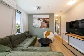 Rooftop Hawthorn Retreat near Glenferrie Rd - Image 5