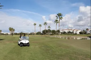 Paraíso del golf free parking by Staycare - Image 5