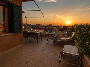 Bright and cozy penthouse - Image 2