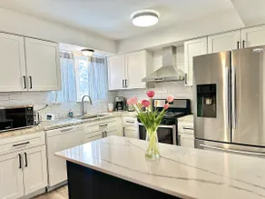 Comfortable Home | 4 BD | 3 BA | 6 TVs | Bar - Image 5