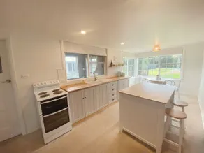 Charming Stanley Cottage on Private Half Acre - Image 4
