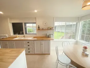 Charming Stanley Cottage on Private Half Acre - Image 3