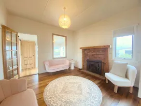 Charming Stanley Cottage on Private Half Acre - Image 2