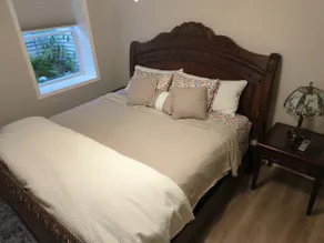 Cozy Hideaway guest suite - Image 4