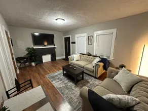Inviting Townhouse near Downtown Waterloo - Image 3